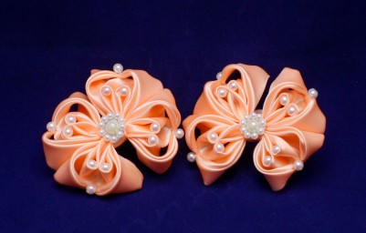 Резиночки для волос Оранжевые цветочки с бусинами с серединкой из бусин, 2 шт.