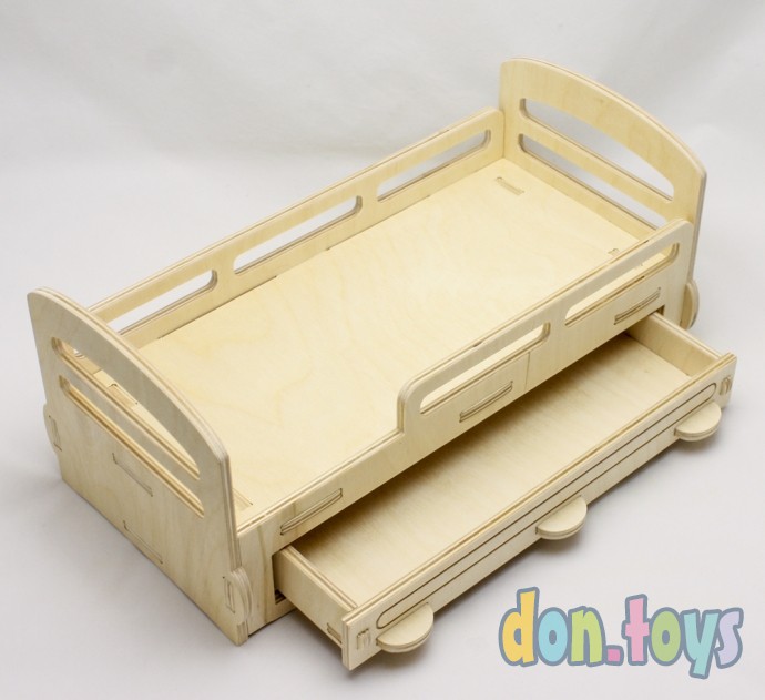 Деревянная кроватка для кукол типа Барби с выдвижным ящиком, фото 7
