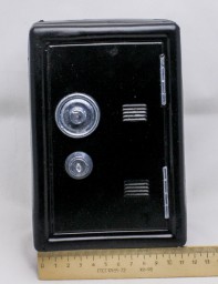 ​Копилка керамическая "Сейф" черный, 12х10х18см, арт. 4935603
