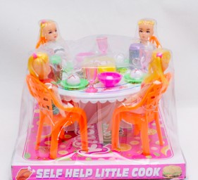 Кухонный столик для кукол, стулья, посуда, 4 куклы