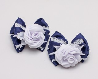 ​Резинки для волос Синие бантики и объемными белыми розами, 2 шт.